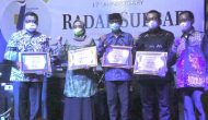 Permalink ke HUT Ke- 17 Radar Sulbar, Sutinah Suhardi Raih Penghargaan