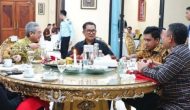 Permalink ke Wakil Ketua DPRD Hadiri Ramah Tamah Dengan Wamentan Di Rujab Gubernur Sulbar